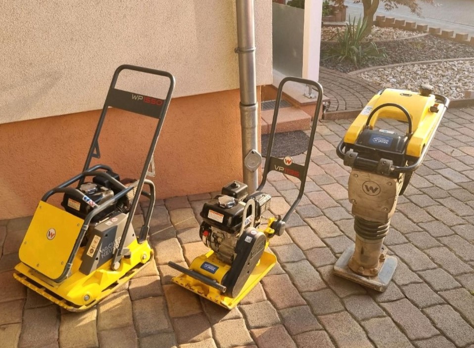 80737