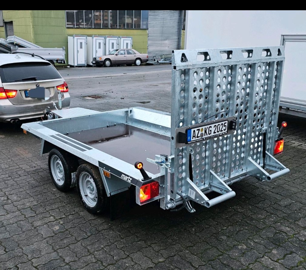 Maschinenanhänger/ Maschinentransport 2,7T